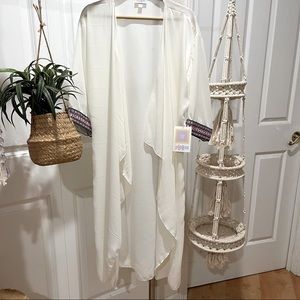 Lularoe Lindsey cream top & boho design trim